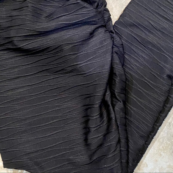 High Waist Scrunch Butt Leggings - LARGE - Picture 11 of 13